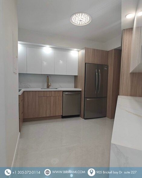 Building Photo - 999 Brickell Bay Dr