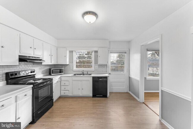 Building Photo - 12 Earlybird Ave