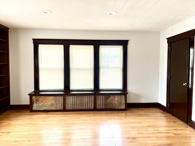 Building Photo - 801 Concord St