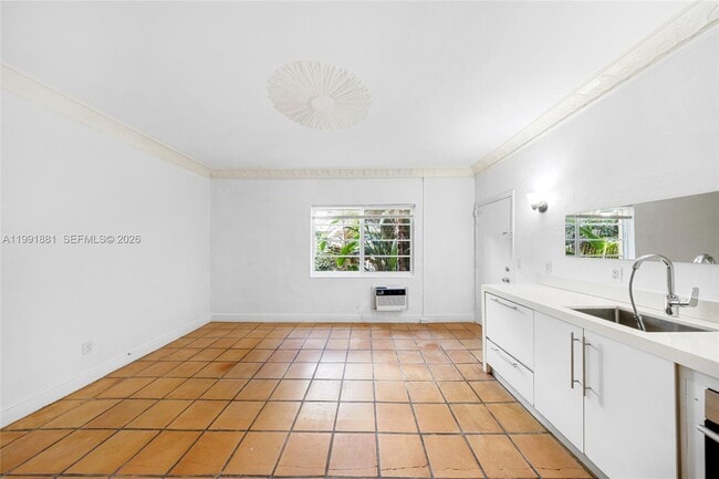 Building Photo - 844 Jefferson Ave