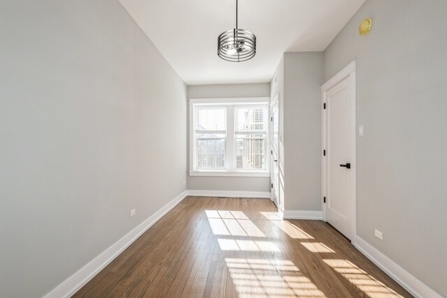 Building Photo - 1535 W Estes Ave