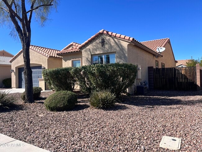 Building Photo - 2208 E Indian Wells Dr