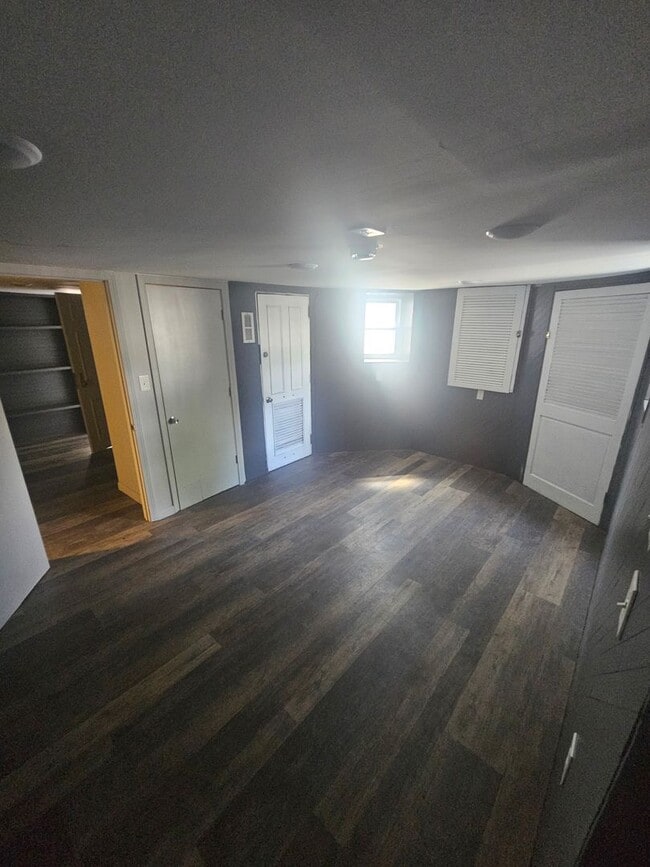 Building Photo - 1337 S Vandeventer Ave