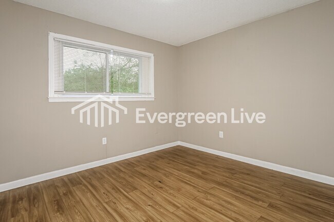 Building Photo - 3800 James Rd