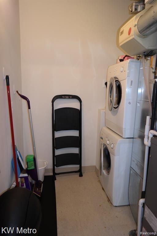 Building Photo - 350 N Main St