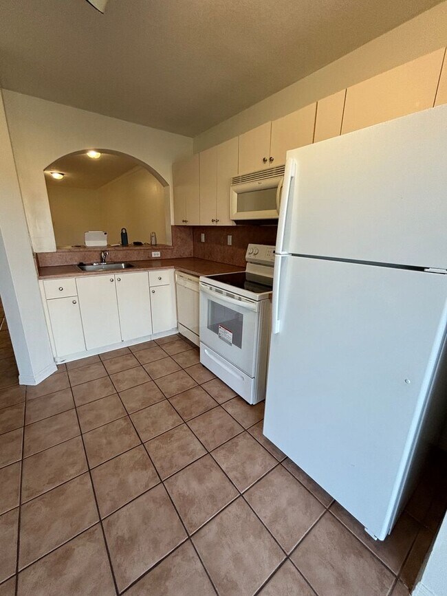 Building Photo - Beautiful 2/2 First-Floor Condo with Lake View in Homestead FREE APPLICATICATION FEE.