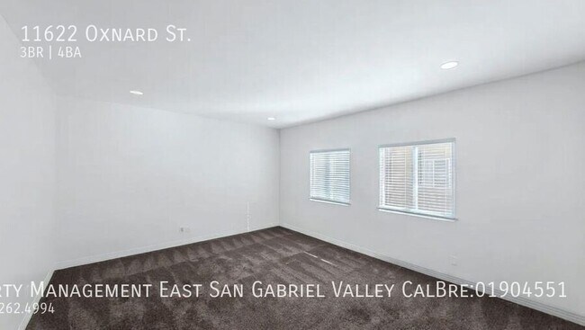 Building Photo - 11622 Oxnard St