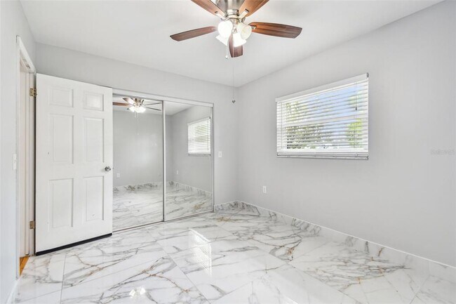 Building Photo - 1302 Brandonwood Dr