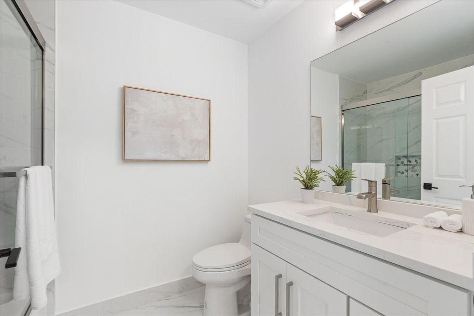 Building Photo - 441 Ashwood Pl