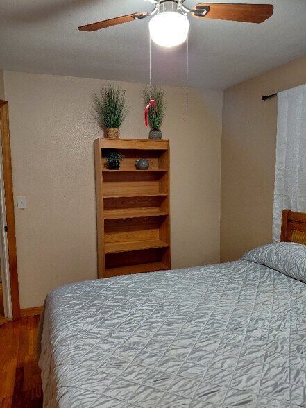 Building Photo - 339 6th Ave N