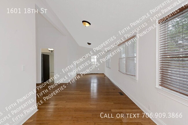 Building Photo - 1601 18th St