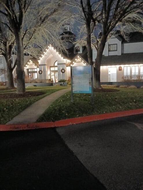 Building Photo - Huntington