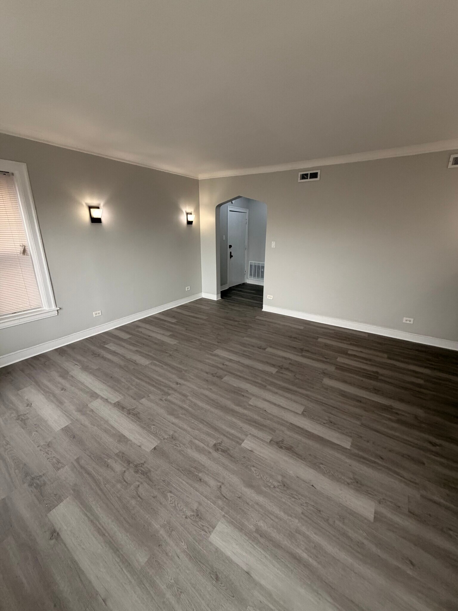 Building Photo - 8434 S Drexel Ave