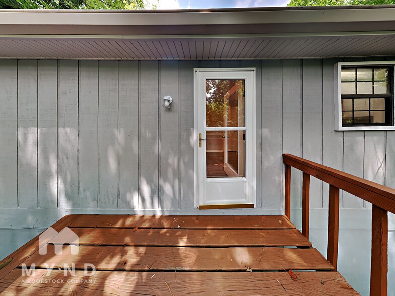 Building Photo - 4020 Hudson Dr