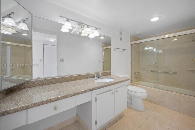 Building Photo - 1300 NE Miami Gardens Dr