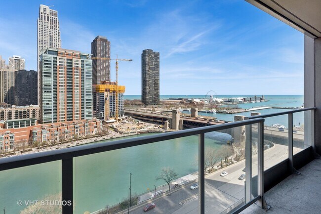Building Photo - 420 E Waterside Dr