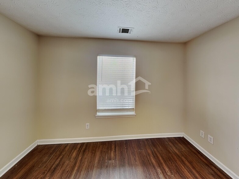 Building Photo - 186 Dean Way