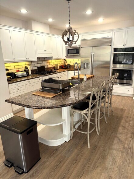 Building Photo - 6785 Mallee St