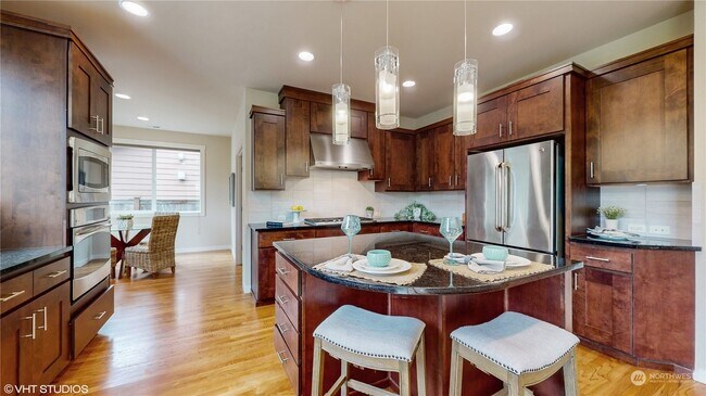 Building Photo - 13101 NE 84th St