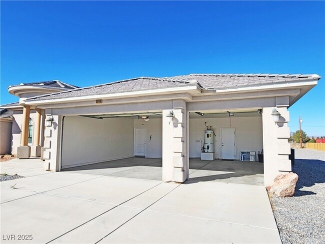 Building Photo - 3580 Prairie Ave