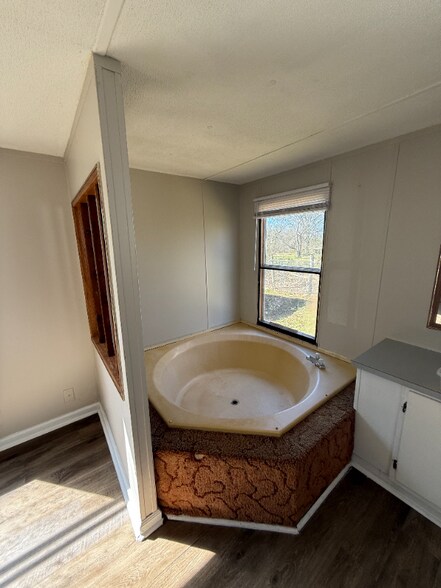 Building Photo - 2015 Williamsport Pike