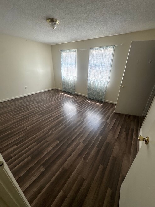 Building Photo - 131 Carriage Pl