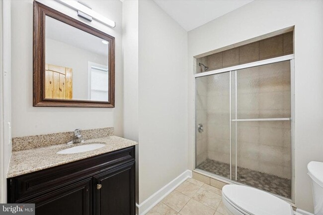 Building Photo - 606 Vernon St