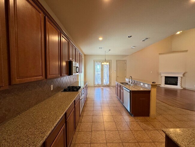 Building Photo - House for Lease in Lewisville