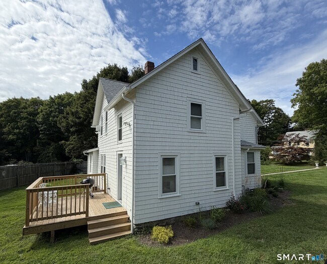 Building Photo - 70 Cottage Rd