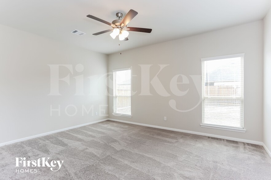 Building Photo - 7215 Victorville Dr