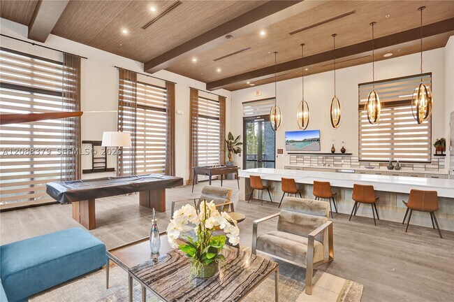 Building Photo - 10398 Waterside Ct