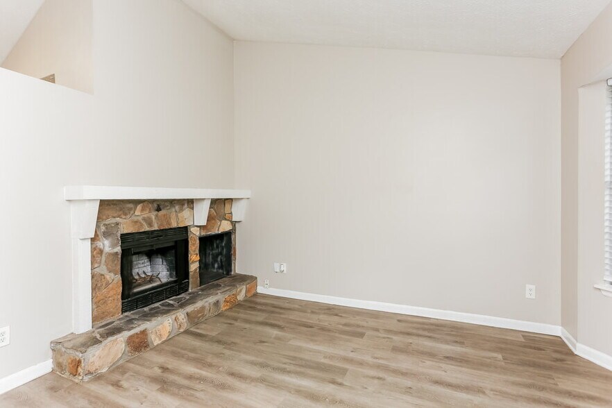 Building Photo - 3824 Skidmore Dr
