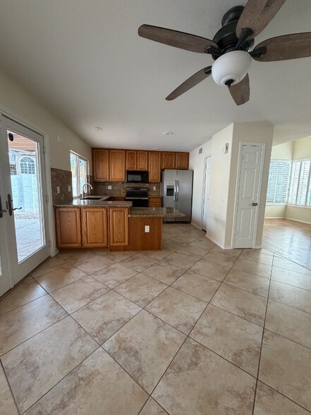 Building Photo - 3934 E Park Ave