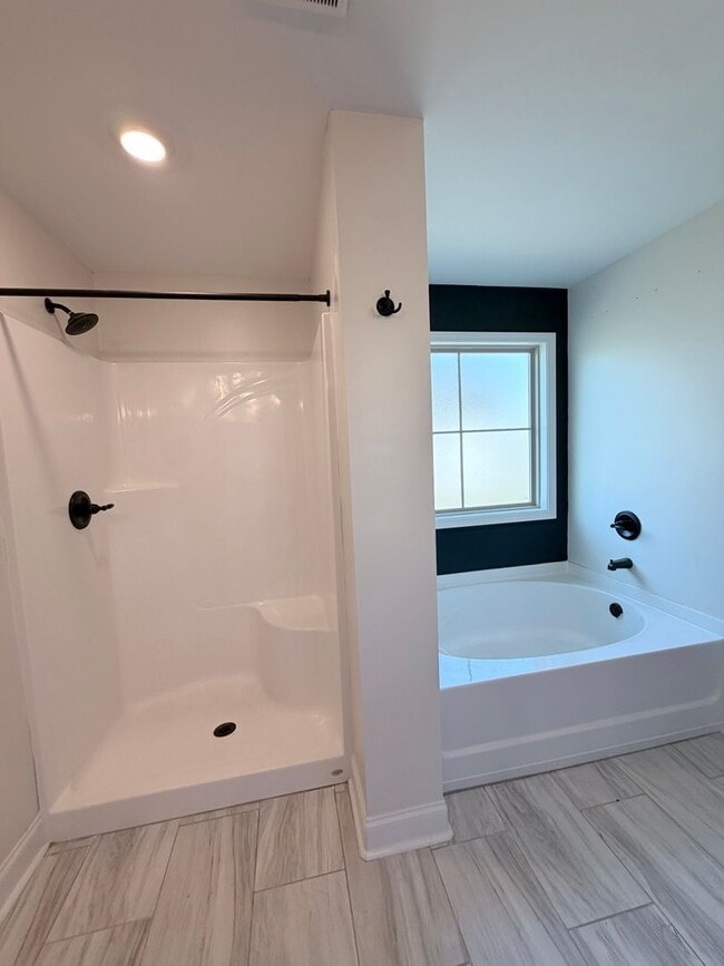 Building Photo - 219 Otters Rdg Dr