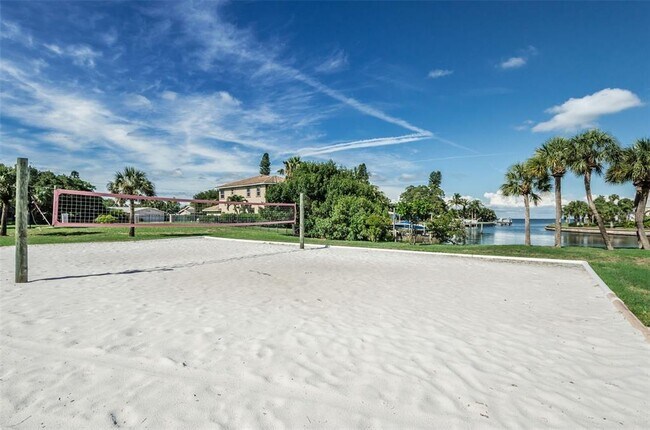 Building Photo - 5196 Beach Dr SE