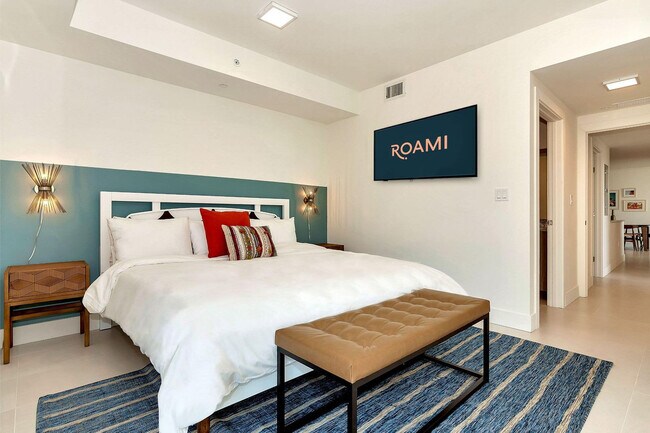 Building Photo - 1710 SW 27th Ave