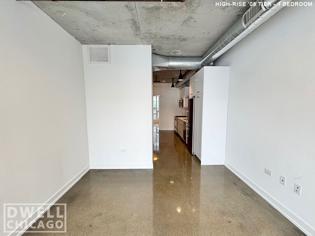 Building Photo - 118 W Chicago Ave