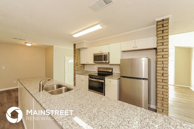 Building Photo - 1800 Beechwood Blvd NW