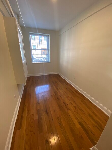 Building Photo - 129 Sutherland Rd