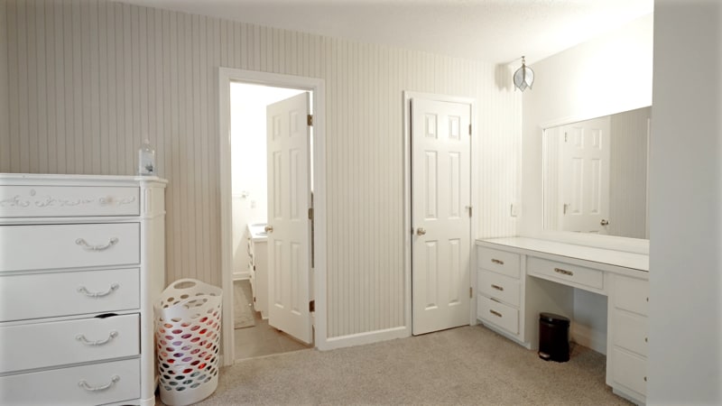 Building Photo - 307 W College Ave