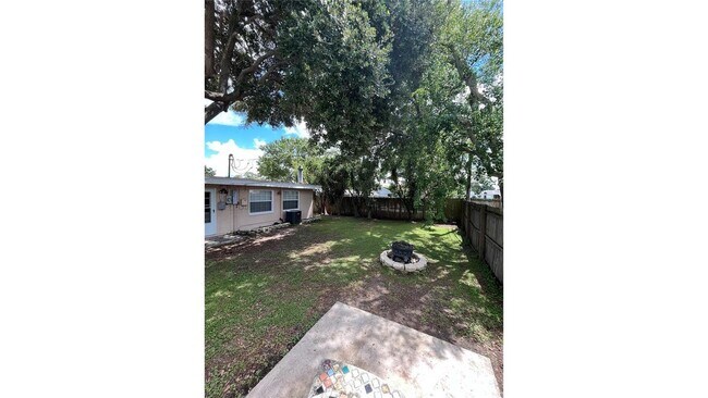 Building Photo - 9632 Groveland St