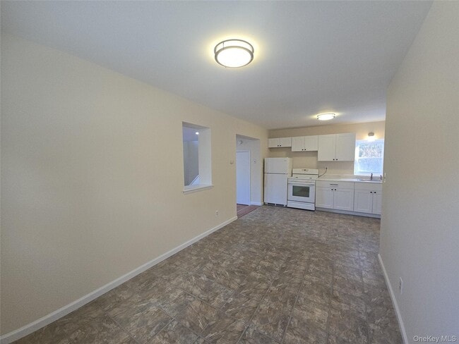 Building Photo - 91 Holloran Rd