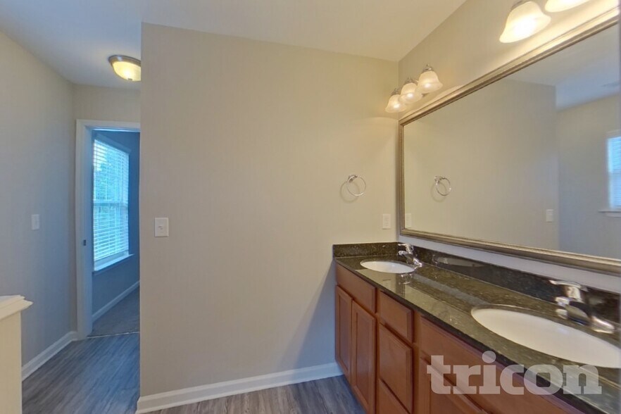 Building Photo - 304 Longfellows Ln