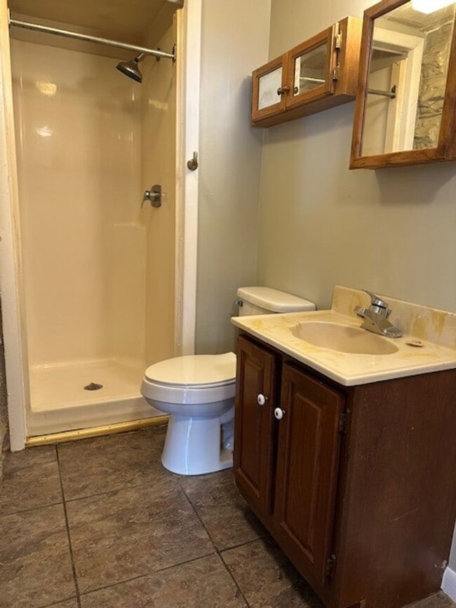 Building Photo - 217 Walnut St