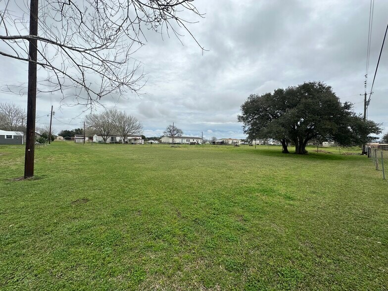 Building Photo - 39 Tiffany Dr