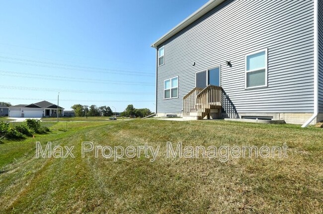 Building Photo - 5607 153rd St