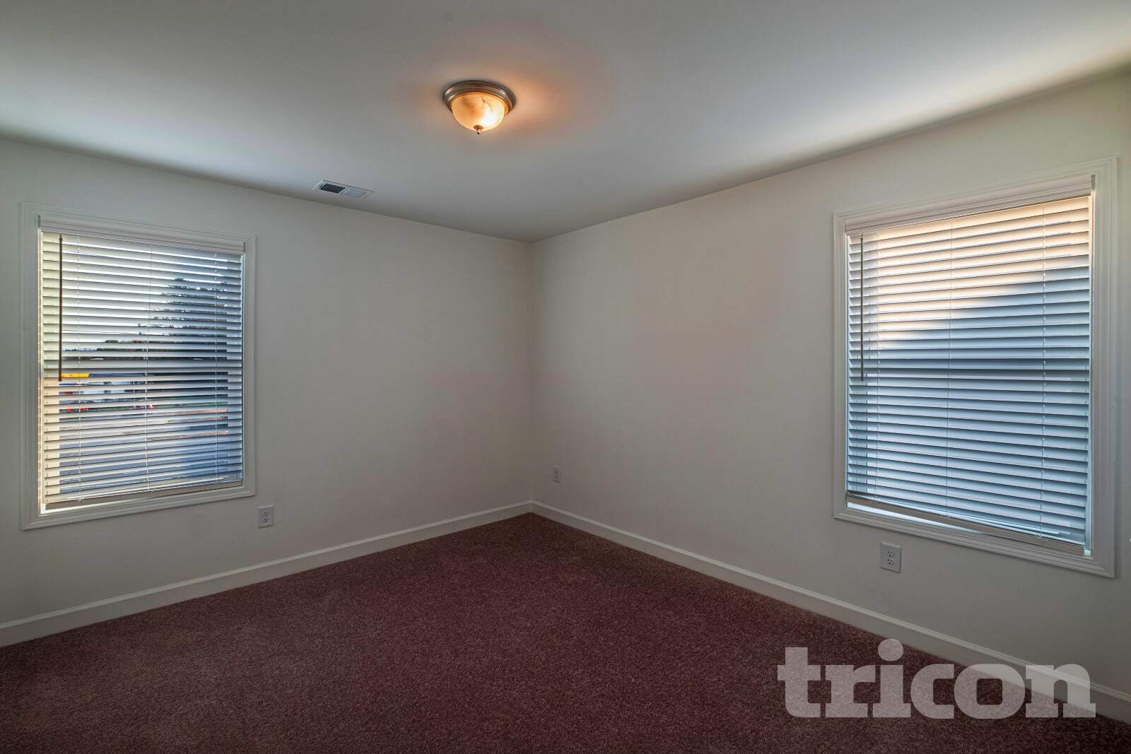 Building Photo - 132 E Rdg Wy