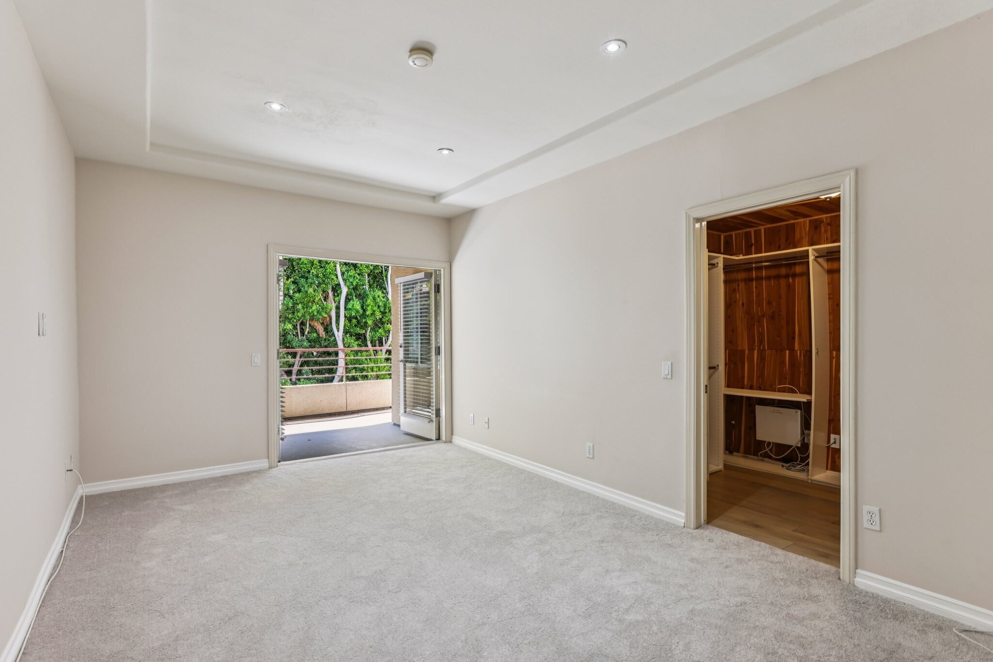 Building Photo - 14290 Dickens St