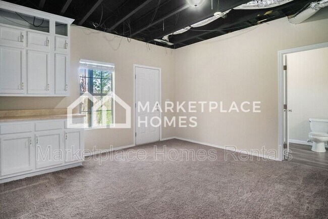 Building Photo - 2090 Old Cahaba Pl