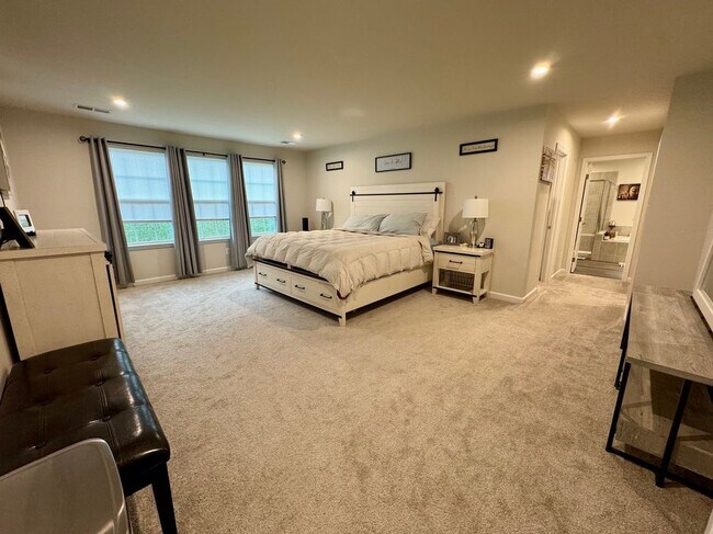 Building Photo - 203 Braeburn Dr